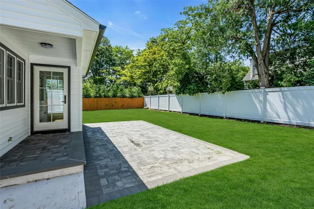 $1,780,000 | 18 Roosevelt Avenue, Glen Head, NY 11545