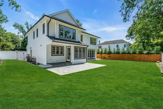 $1,780,000 | 18 Roosevelt Avenue, Glen Head, NY 11545