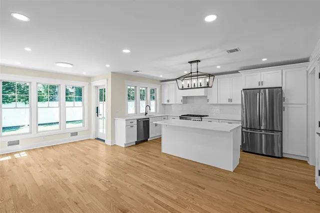 $1,780,000 | 18 Roosevelt Avenue, Glen Head, NY 11545