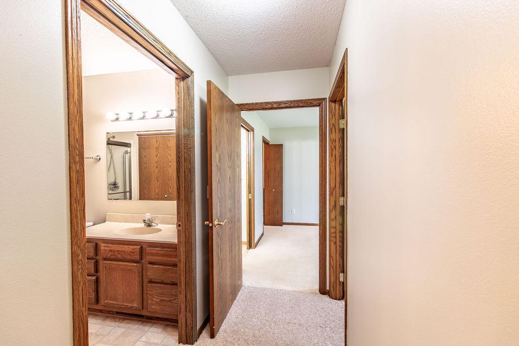 710 South 10th Street Bird Island, MN 55310 - Photo 14 of 31