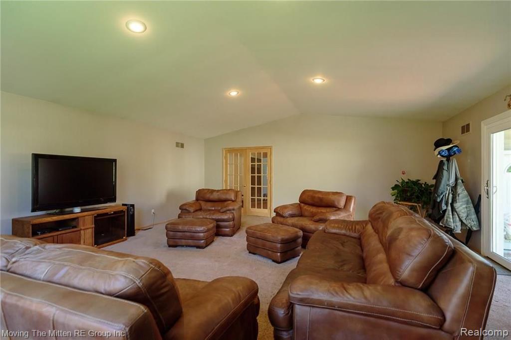 45850 Hull Road Belleville, MI 48111 - Photo 9 of 59