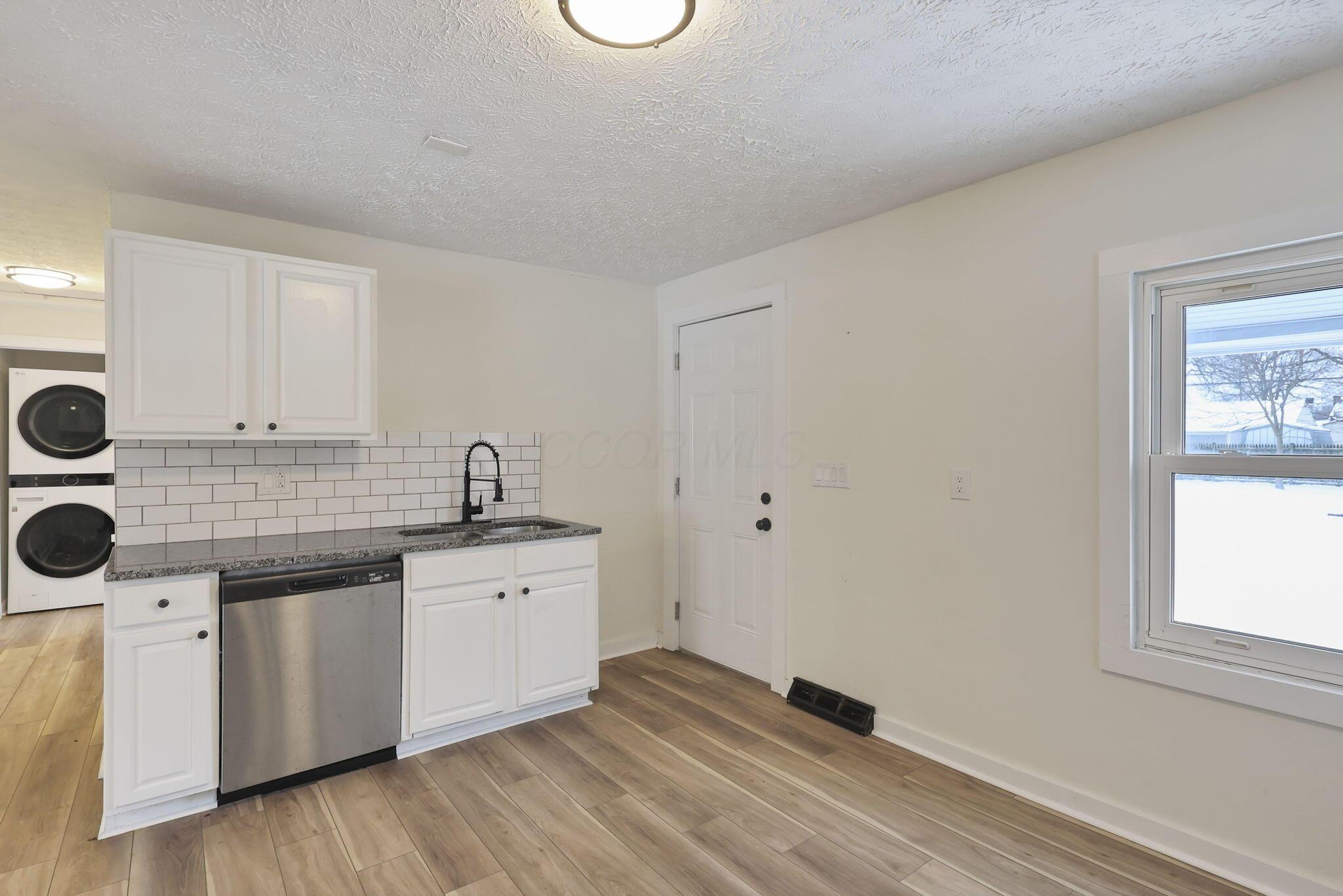 437 Stockbridge Road Columbus, OH 43207 - Photo 14 of 35 14-web-or-mls-G02A9924
