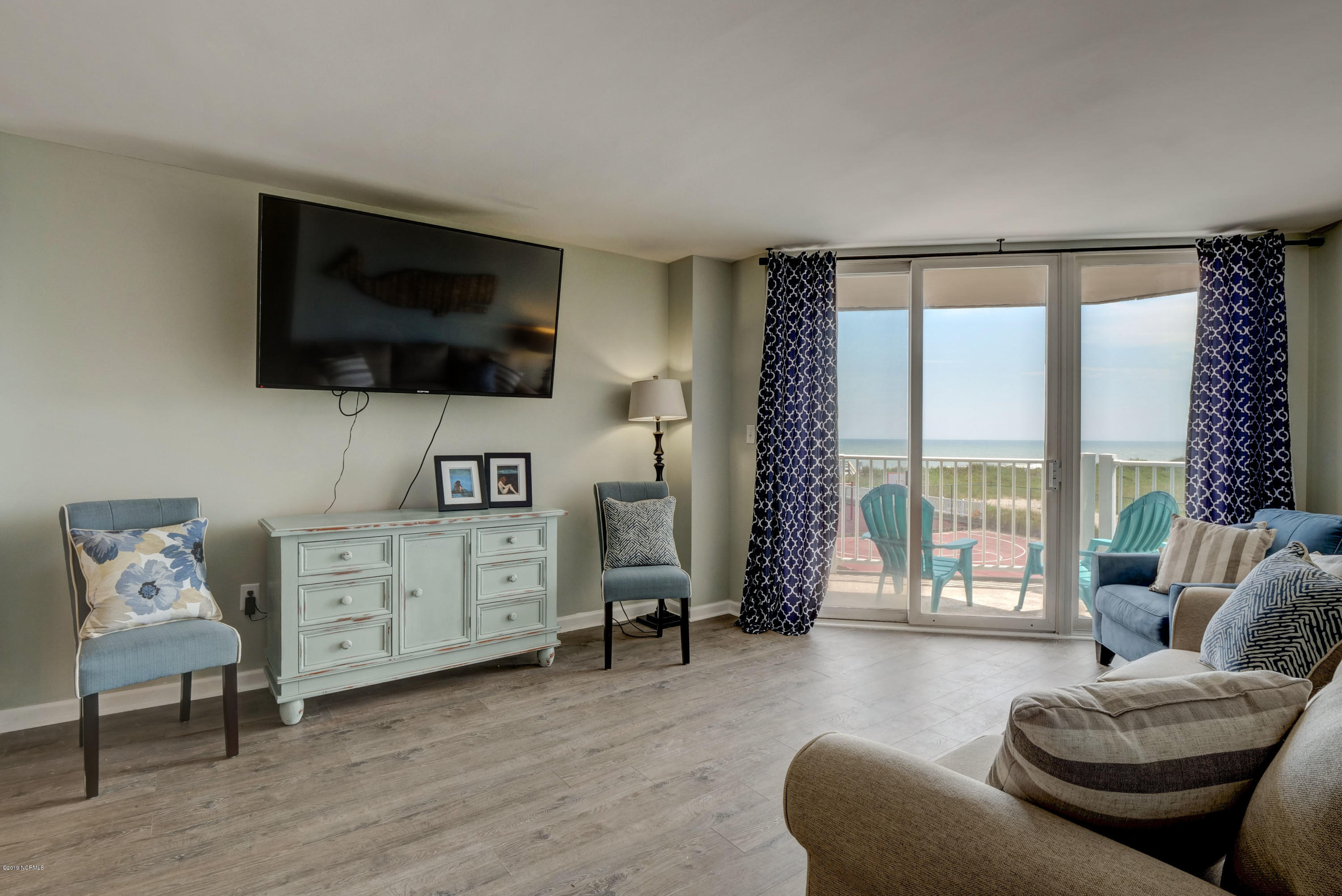 2000 New River Inlet Road, Unit 1103 North Topsail Beach, NC 28460 - Photo 12 of 39 Living Room