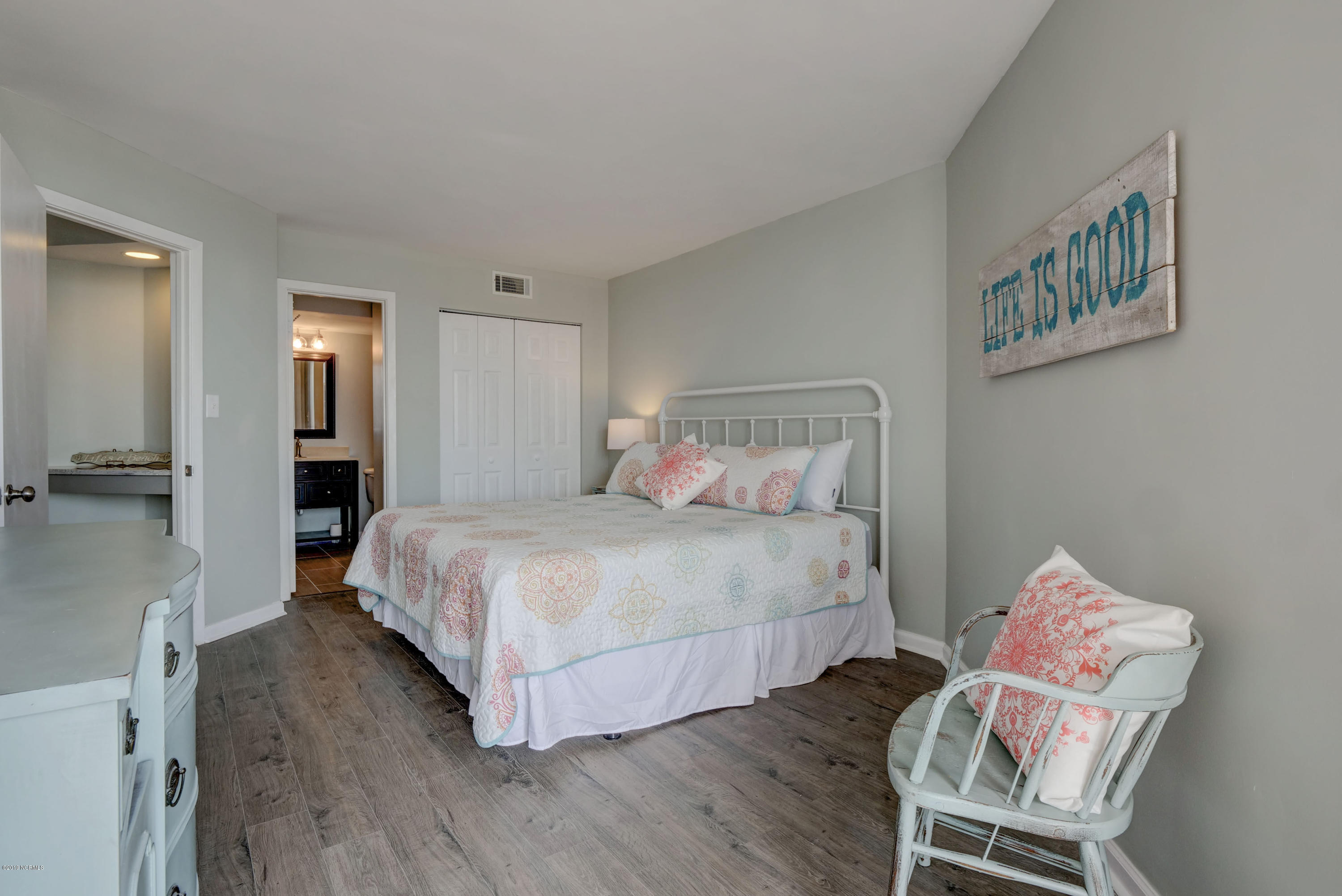 2000 New River Inlet Road, Unit 1103 North Topsail Beach, NC 28460 - Photo 22 of 39 En Suite