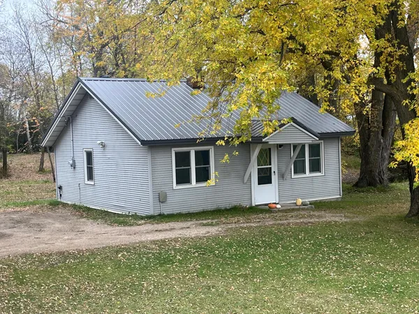 $61,000 | 10 Borud Street, Winger, MN 56592