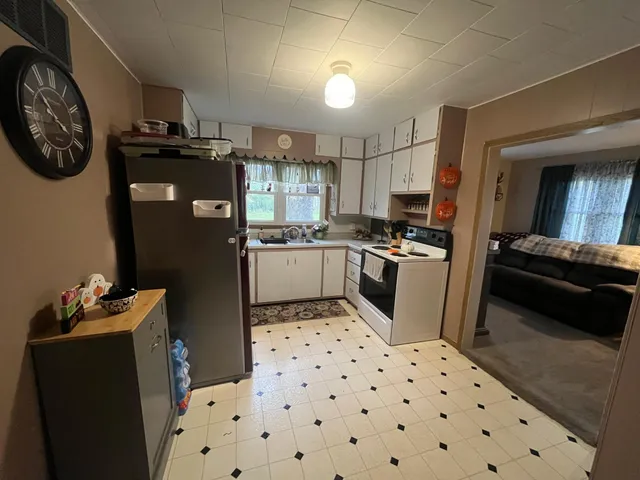 $69,000 | 10 Borud Street, Winger, MN 56592