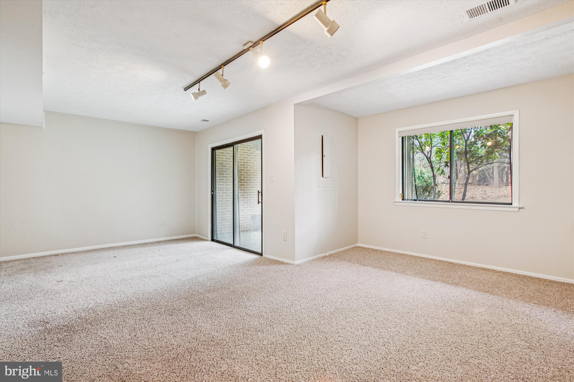 2025 Winged Foot Court Reston, VA 20191 - Photo 34 of 59 an empty room with windows