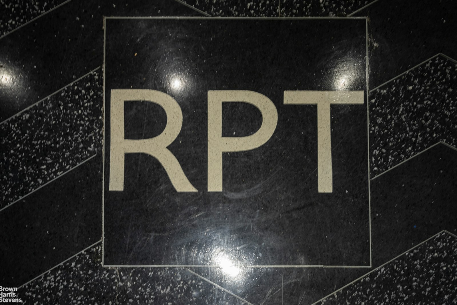 555 Kappock Street, Unit 2E Bronx, NY 10463 - Photo 32 of 39 a bathroom with a shower