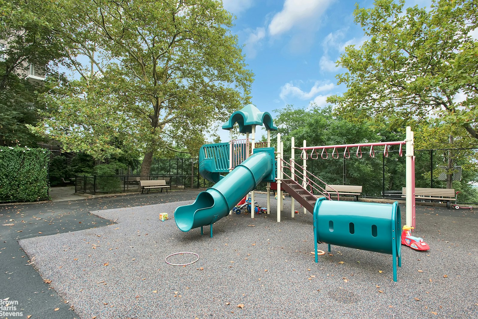 555 Kappock Street, Unit 2E Bronx, NY 10463 - Photo 37 of 39 a view of a park with slide