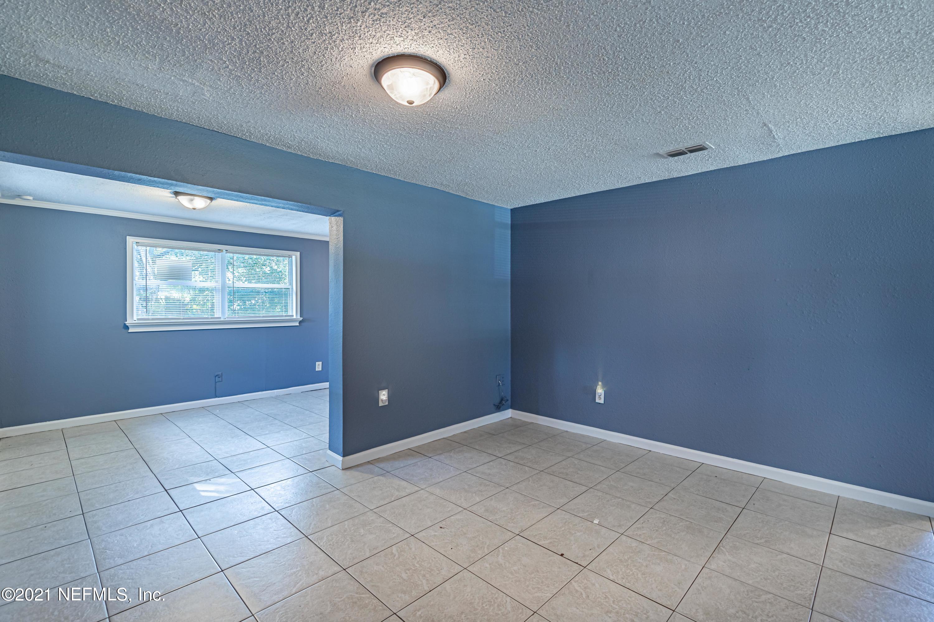 336 Edson Drive Orange Park, FL 32073 - Photo 11 of 28 13 Family Room-2