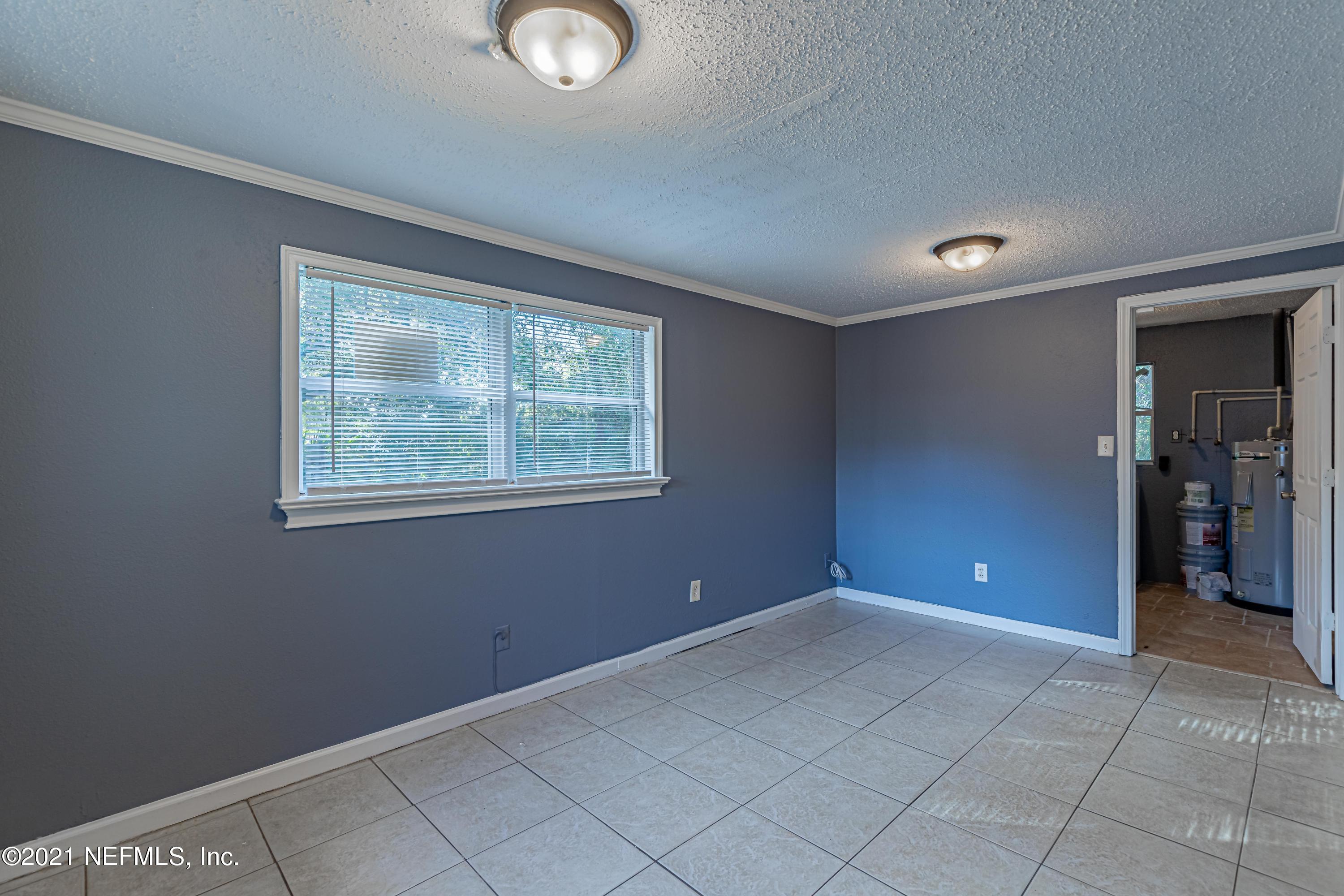 336 Edson Drive Orange Park, FL 32073 - Photo 13 of 28 15 Living Room