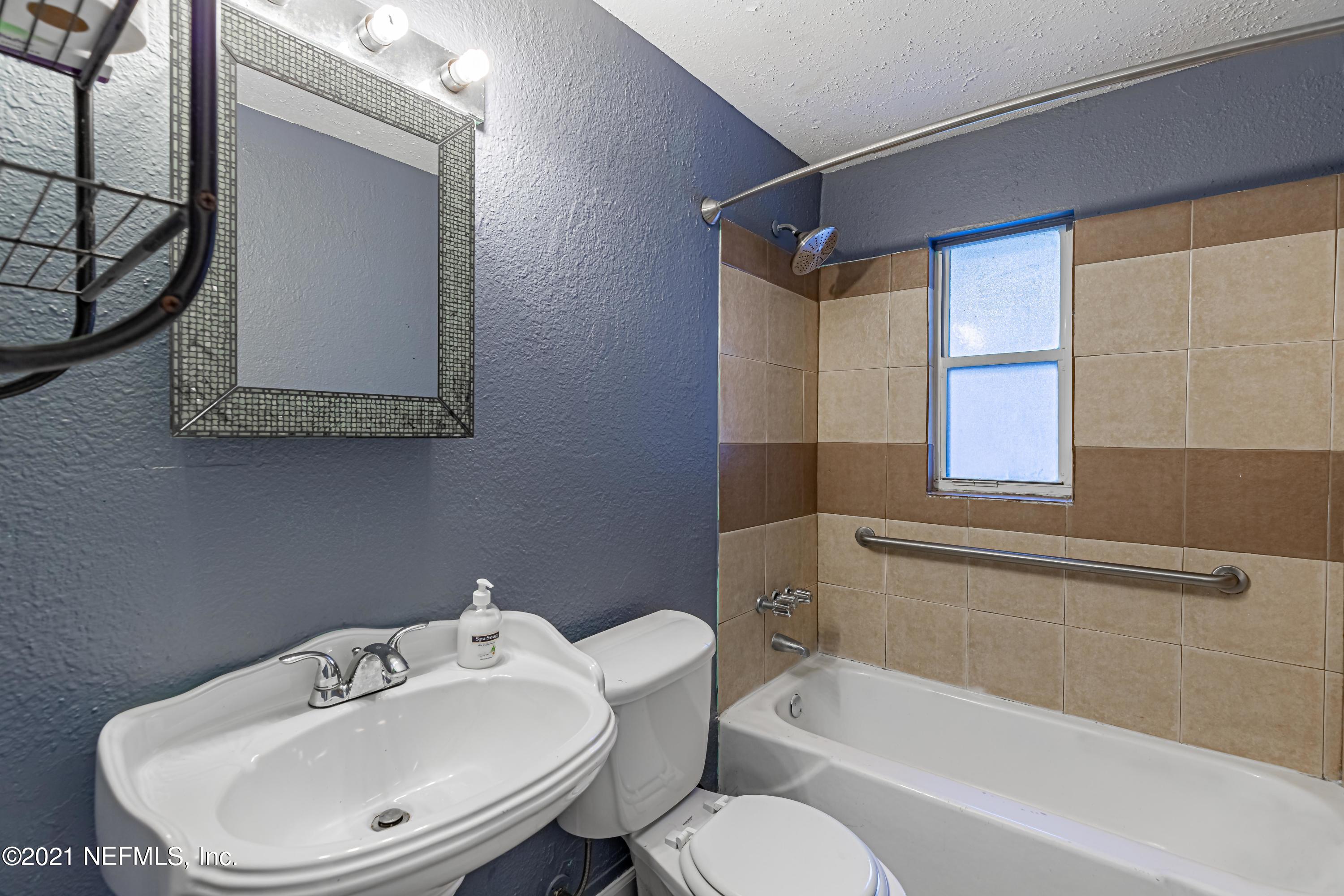 336 Edson Drive Orange Park, FL 32073 - Photo 21 of 28 23 Second Bathroom