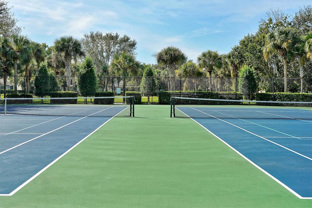 7675 Comrow Street, Unit 405 Kissimmee, FL 34747 - Photo 36 of 40 a view of a tennis court