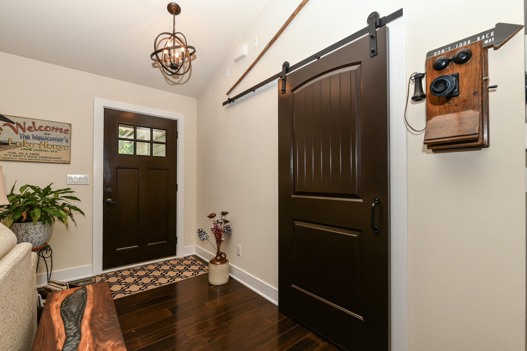 W4156 Longfellow Drive Geneva, WI 53147 - Photo 3 of 54 Entry