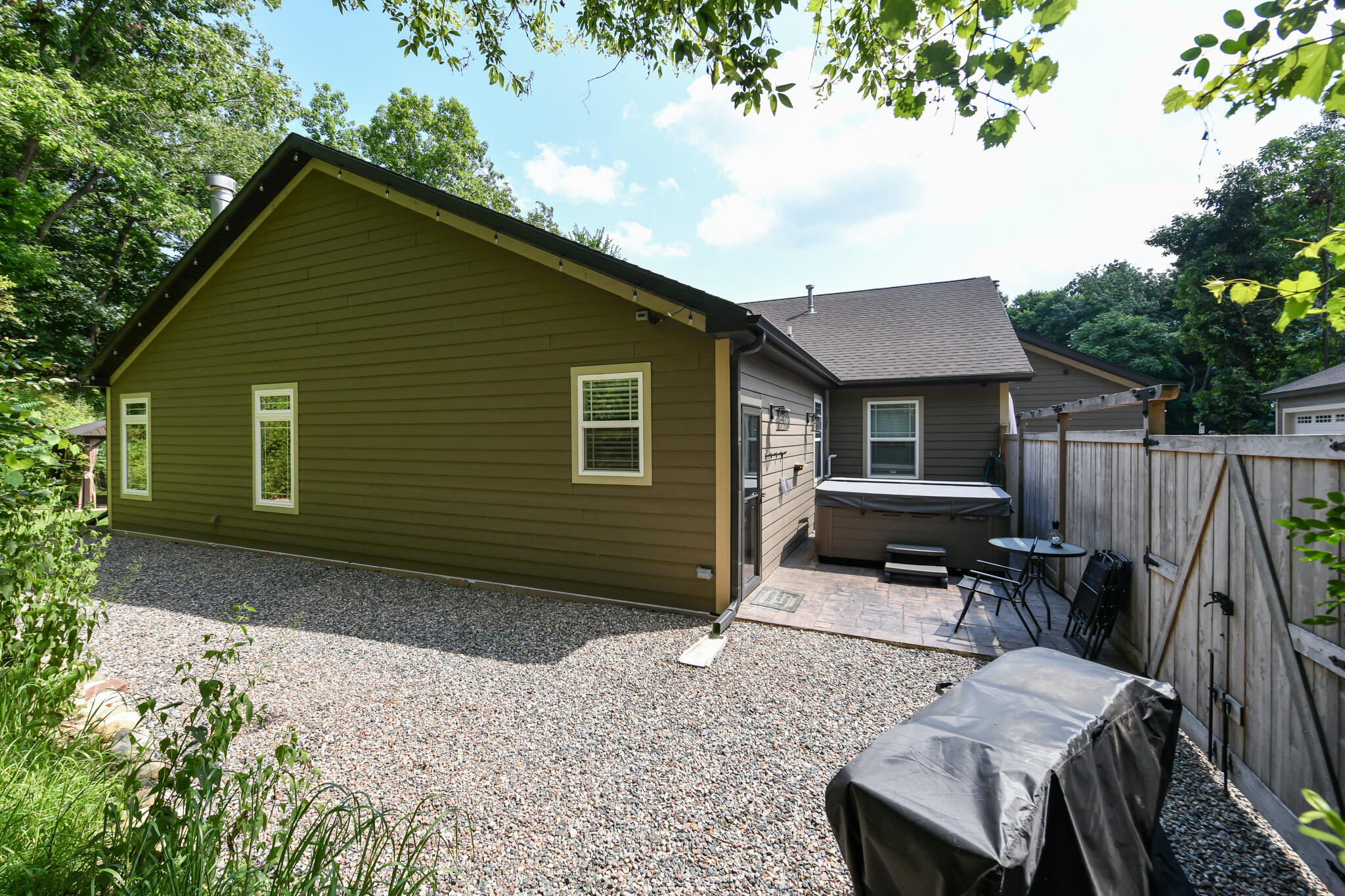 W4156 Longfellow Drive Geneva, WI 53147 - Photo 34 of 54 Side View