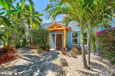 $714,999 | 823 Selkirk Street, West Palm Beach, FL 33405