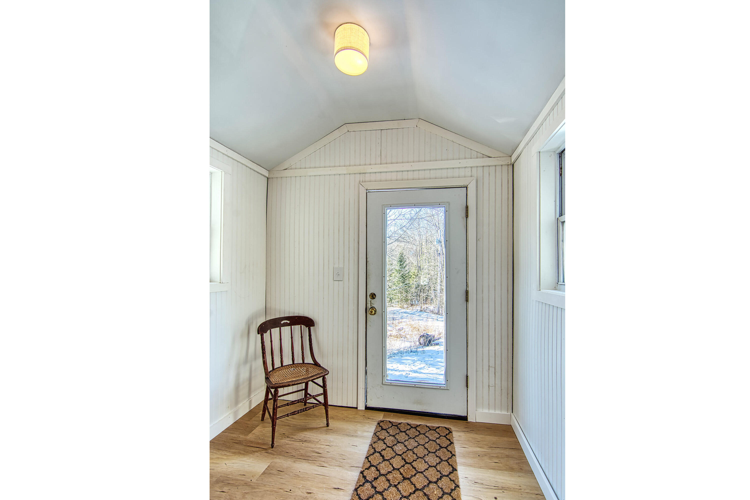 701 North Penobscot Road Penobscot, ME 04476 - Photo 2 of 15 1a -Entry room