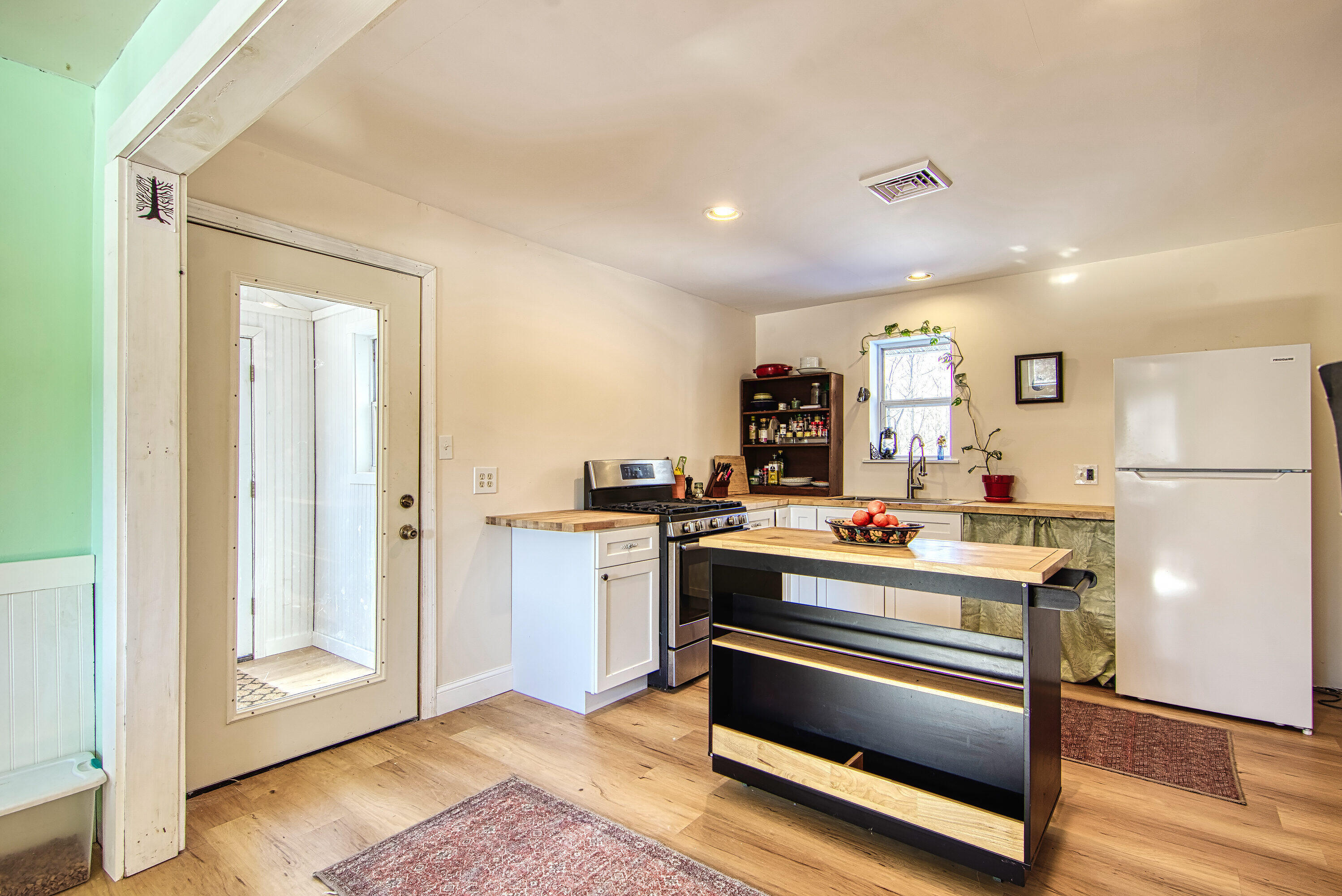 701 North Penobscot Road Penobscot, ME 04476 - Photo 3 of 15 2-kitchen