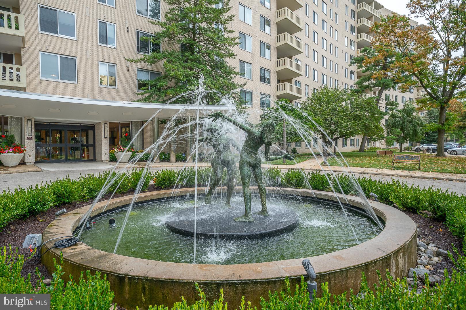 191 Presidential Boulevard, Unit R402 Bala Cynwyd, PA 19004 - Photo 2 of 27 a view of a water fountain in front of building