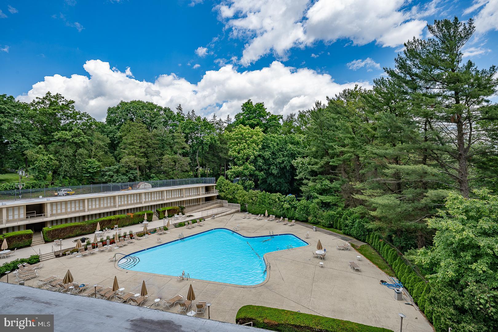 191 Presidential Boulevard, Unit R402 Bala Cynwyd, PA 19004 - Photo 24 of 27 a view of a balcony with two chairs