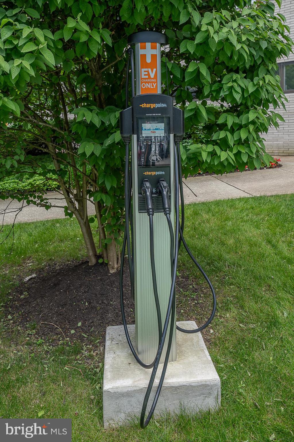 191 Presidential Boulevard, Unit R402 Bala Cynwyd, PA 19004 - Photo 27 of 27 a view of outdoor entertaining space