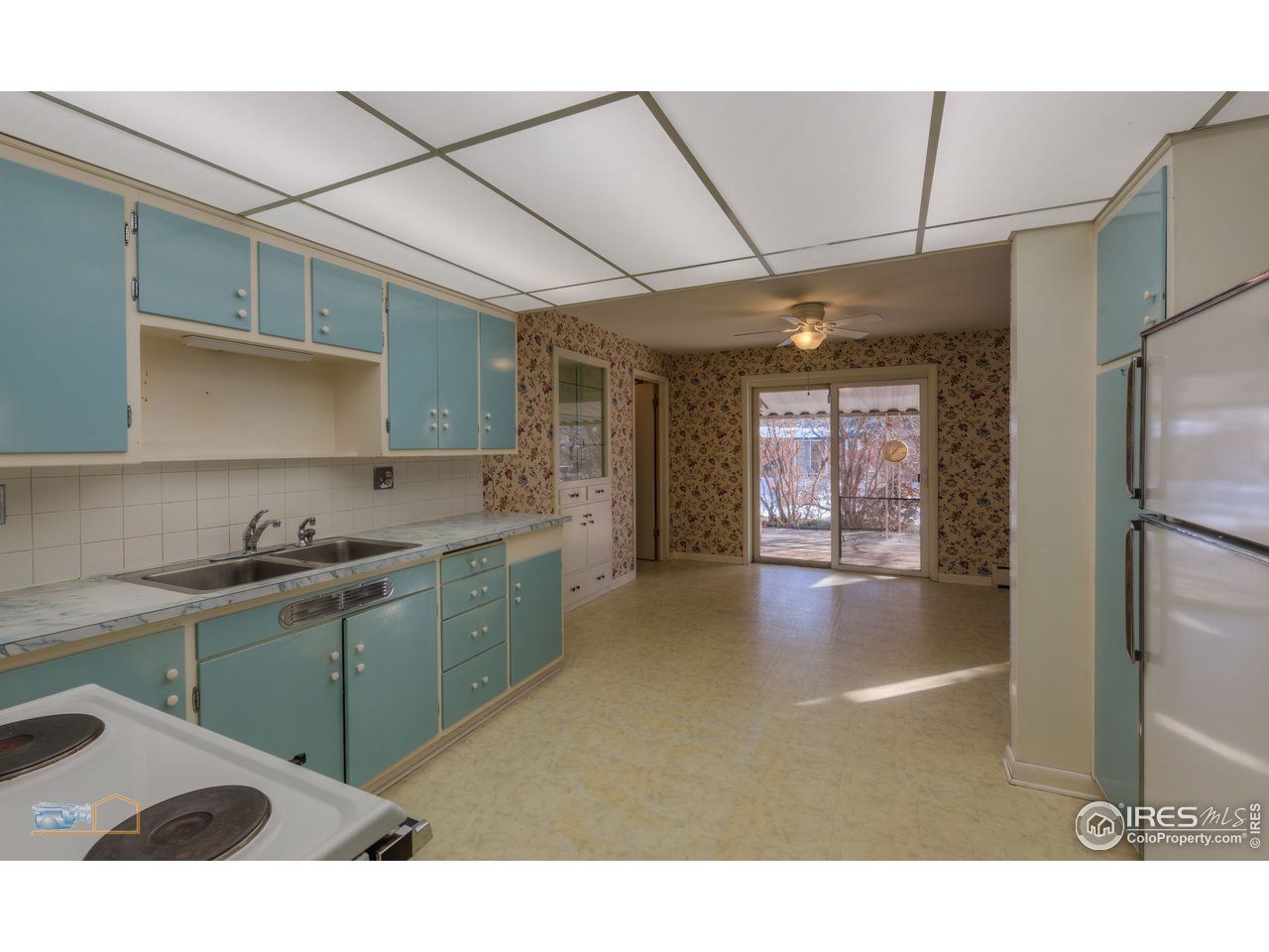 2490 Glenwood Drive Boulder, CO 80304 - Photo 7 of 25 Generous eat-in kitchen