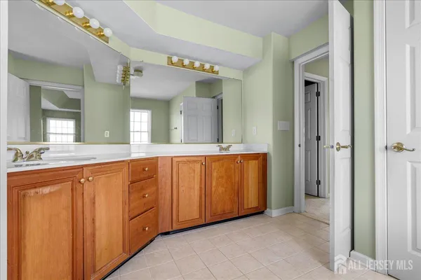 $1,495,000 | 11 Briardale Court, Plainsboro, NJ 08536