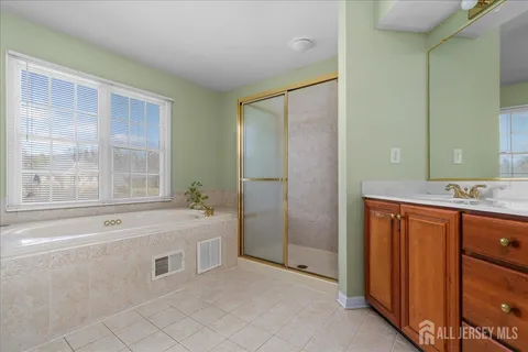 $1,495,000 | 11 Briardale Court, Plainsboro, NJ 08536