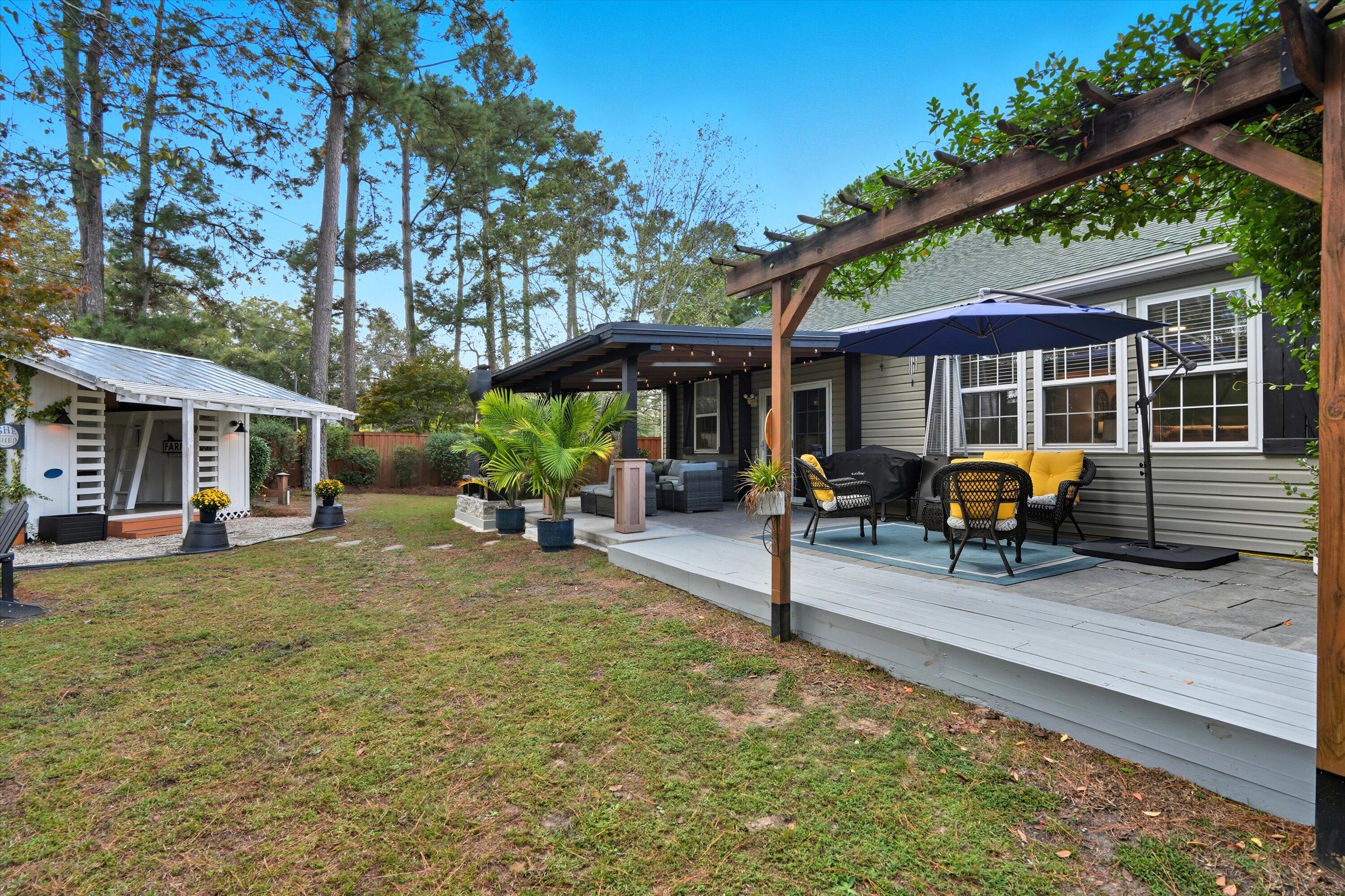 105 Writing Court Ladson, SC 29456 - Photo 19 of 26 Multiple sitting areas