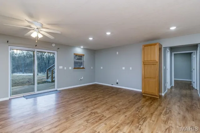 $379,900 | 27327 Harrill Lane, Lebanon, MO 65536