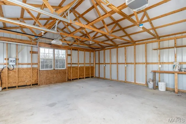 $379,900 | 27327 Harrill Lane, Lebanon, MO 65536