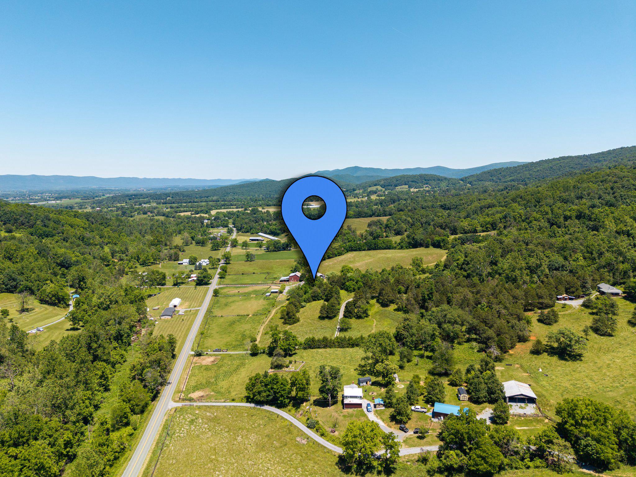 3257 Ida Road Luray, VA 22835 - Photo 6 of 36 Serene countryside