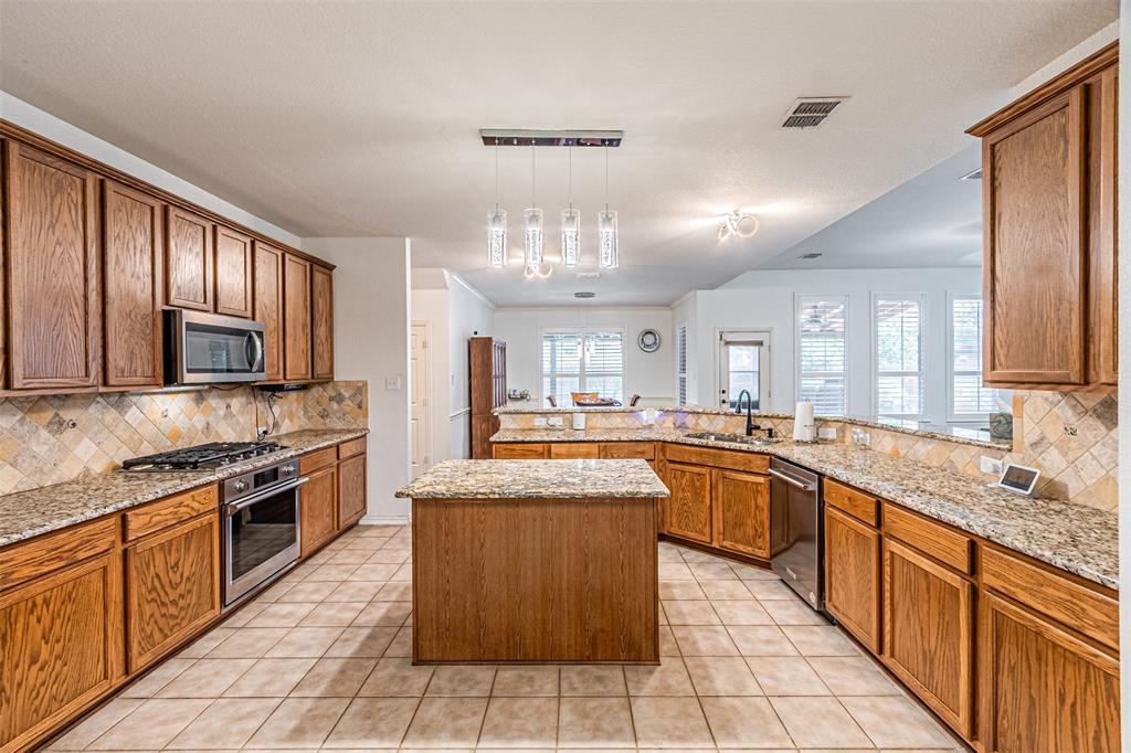 170 Bryan Street Prosper, TX 75078 - Photo 10 of 37