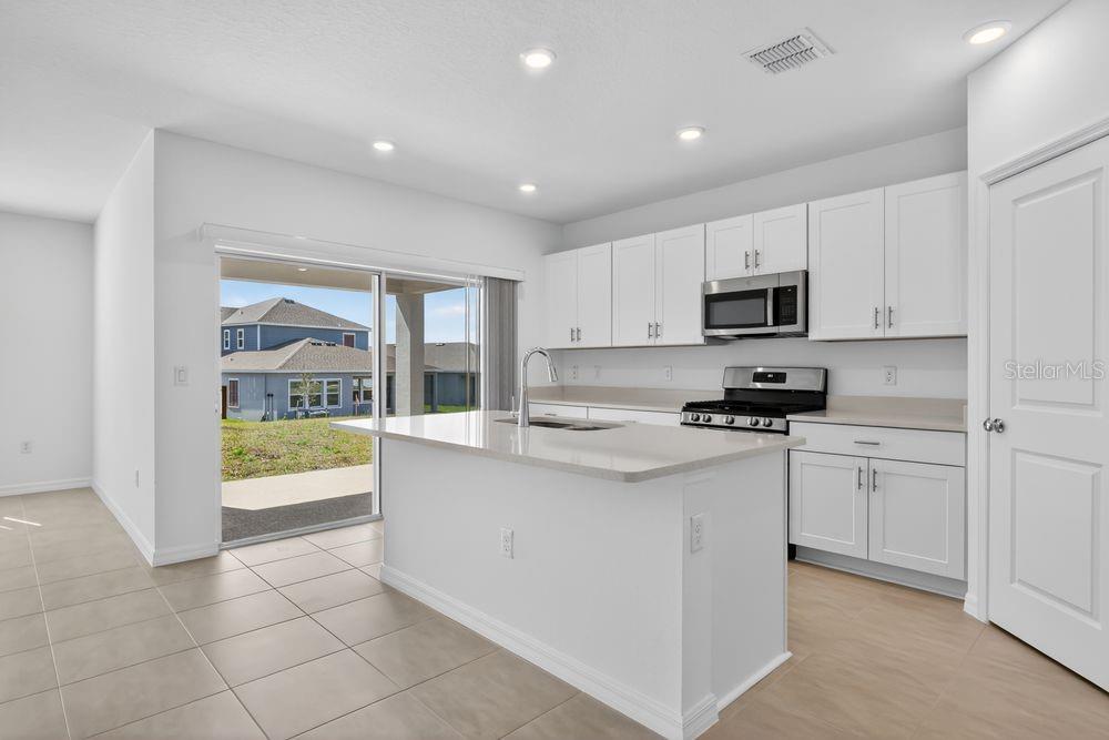 217 Streamwater Way Groveland, FL 34736 - Photo 5 of 36