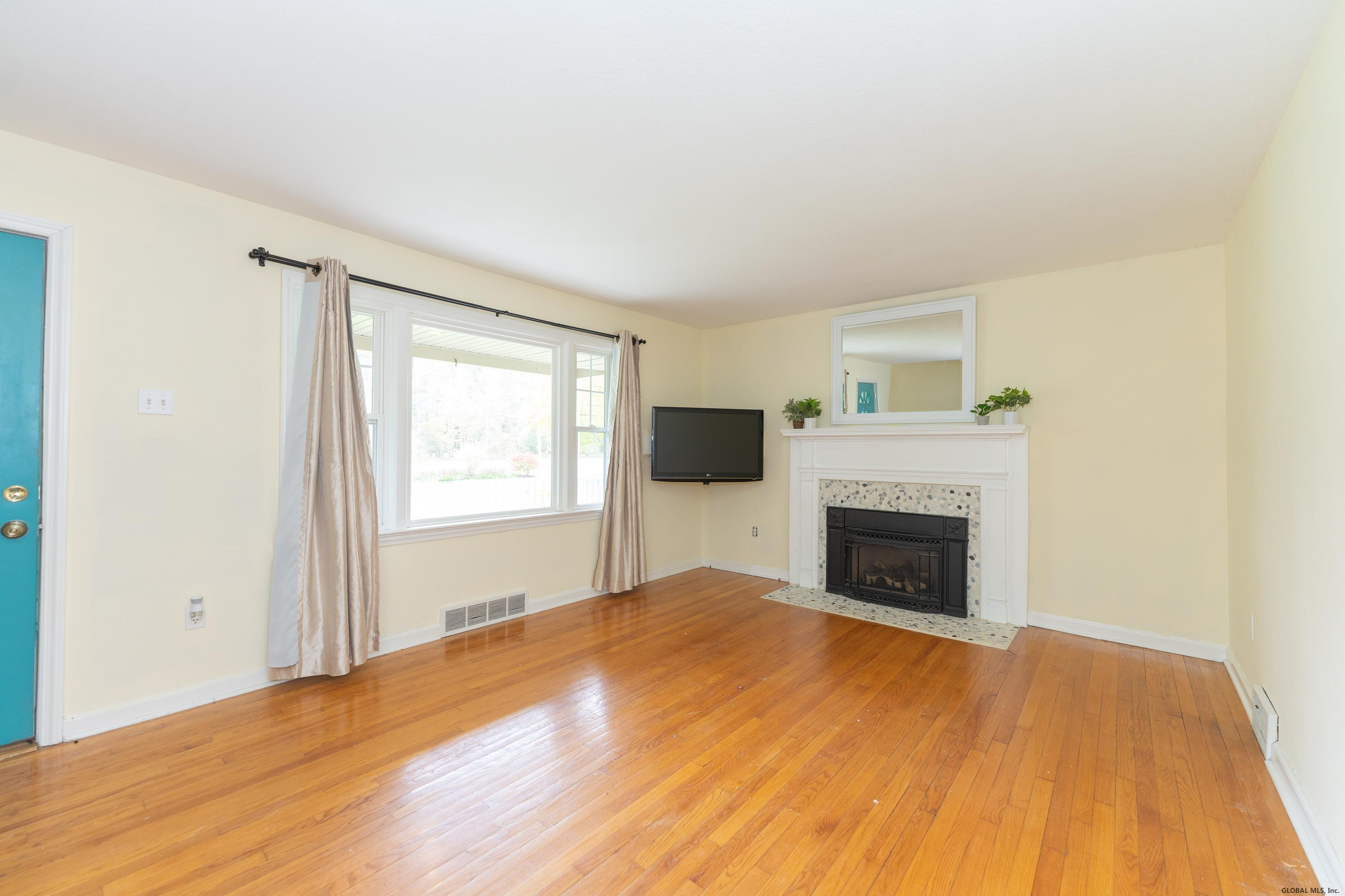 177 Spring Road Glenville, NY 12302 - Photo 7 of 42 Photo 7