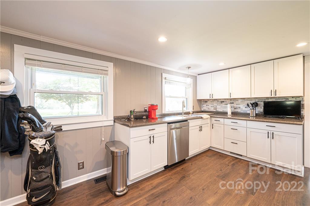 3037 Freezer Locker Road Hudson, NC 28638 - Photo 4 of 33 Gallery Image 4