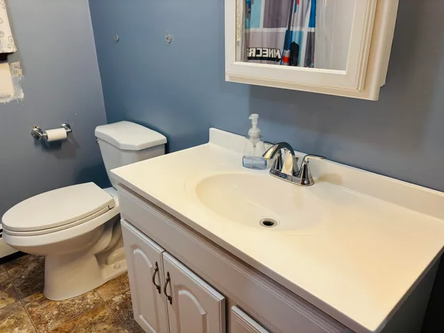 $399,000 | 41 Mountainview Drive, Winterport, ME 04496