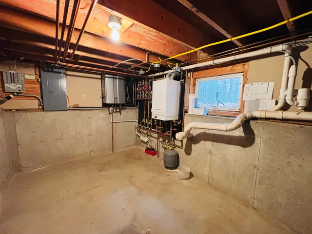 $399,000 | 41 Mountainview Drive, Winterport, ME 04496