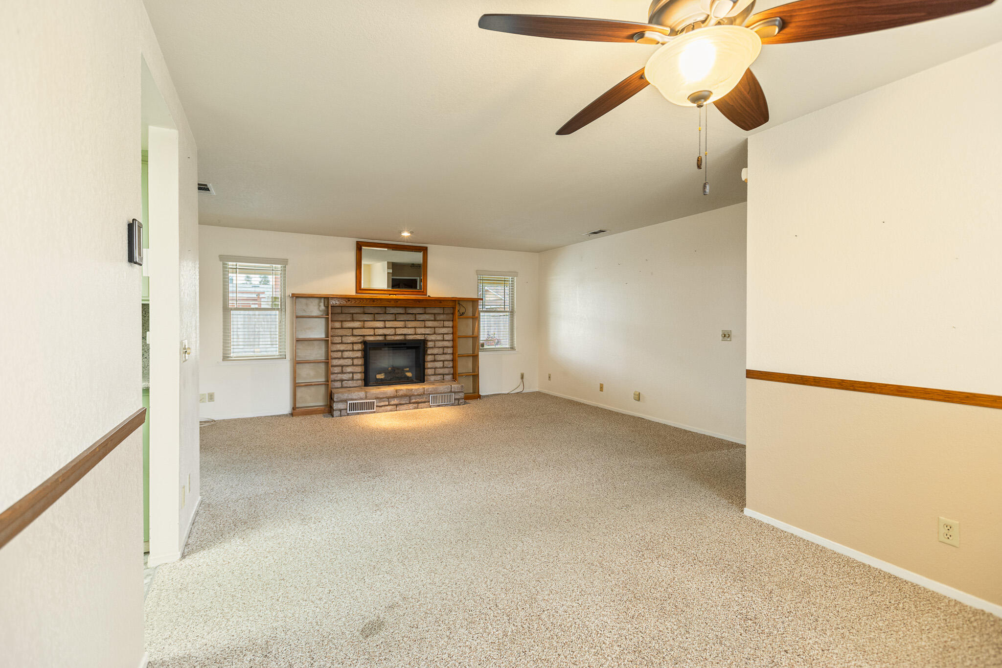 812 Woods Place Exeter, CA 93221 - Photo 18 of 47 14 Dining and Living Room
