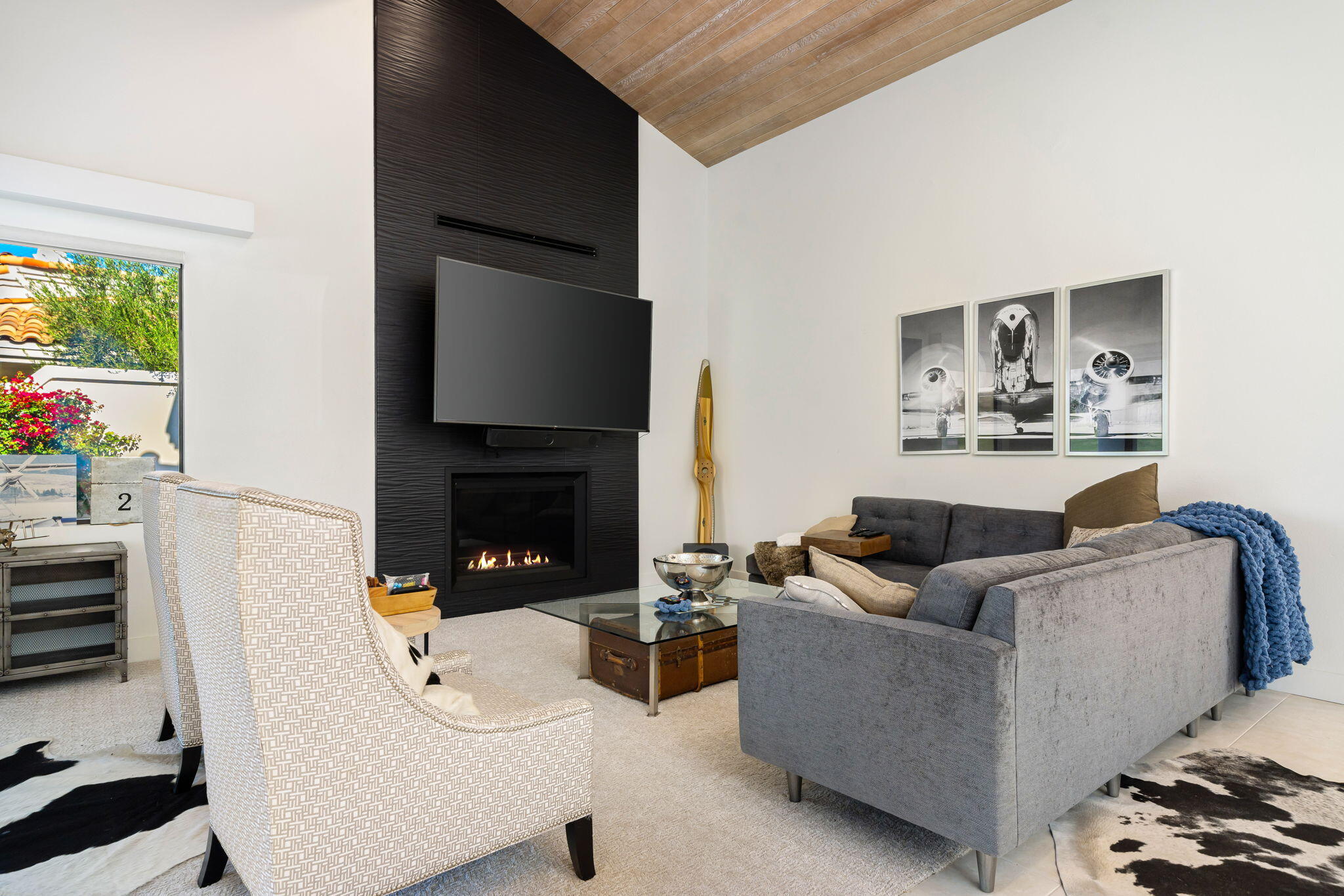 54885 Inverness Way La Quinta, CA 92253 - Photo 23 of 53 a living room with furniture and a flat screen tv