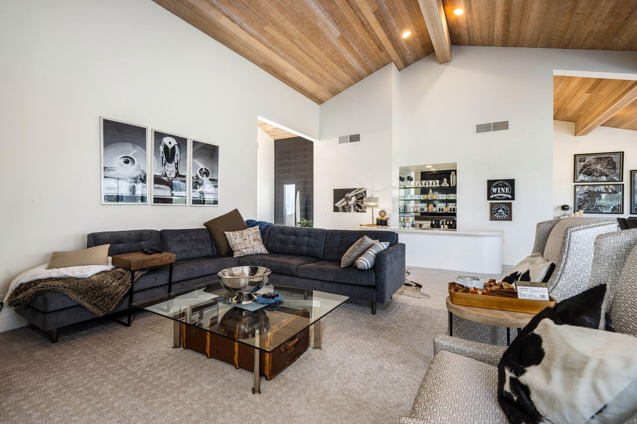 54885 Inverness Way La Quinta, CA 92253 - Photo 25 of 53 a living room with furniture