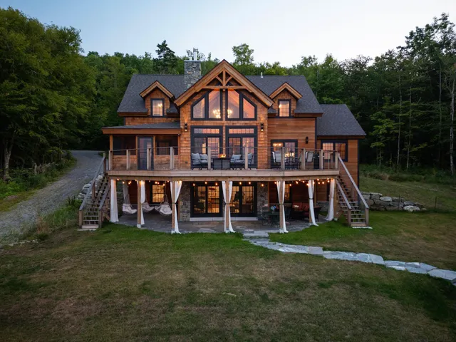 $1,795,000 | 365 Tunnel Stream Road, Benton, NH 03785