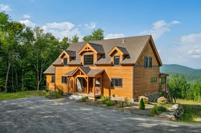 $1,649,000 | 365 Tunnel Stream Road, Benton, NH 03785