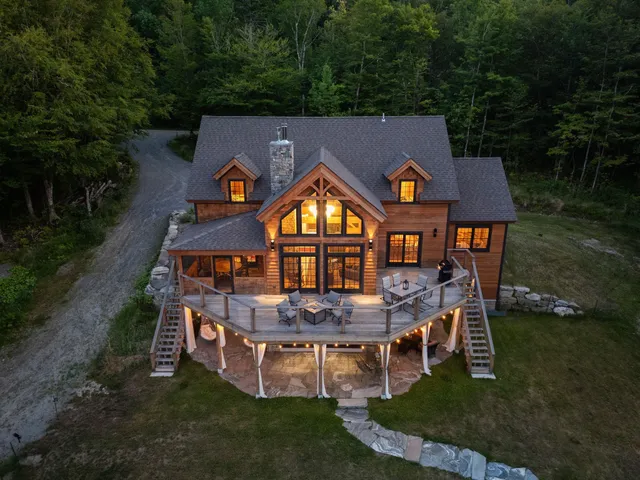 $1,795,000 | 365 Tunnel Stream Road, Benton, NH 03785