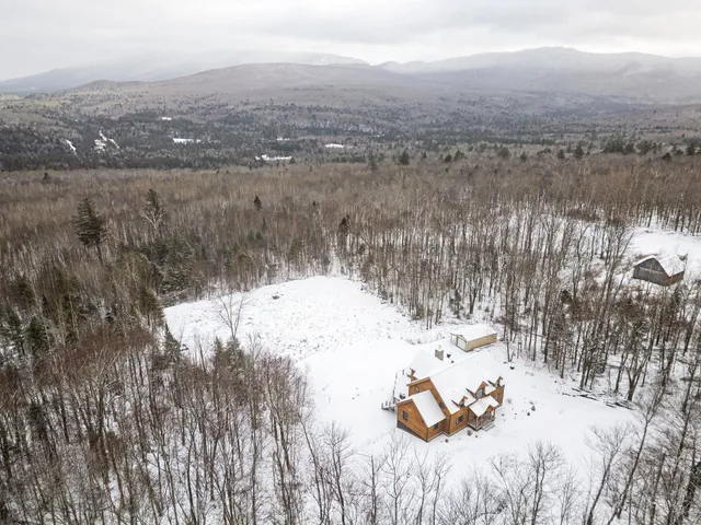 $1,649,000 | 365 Tunnel Stream Road, Benton, NH 03785