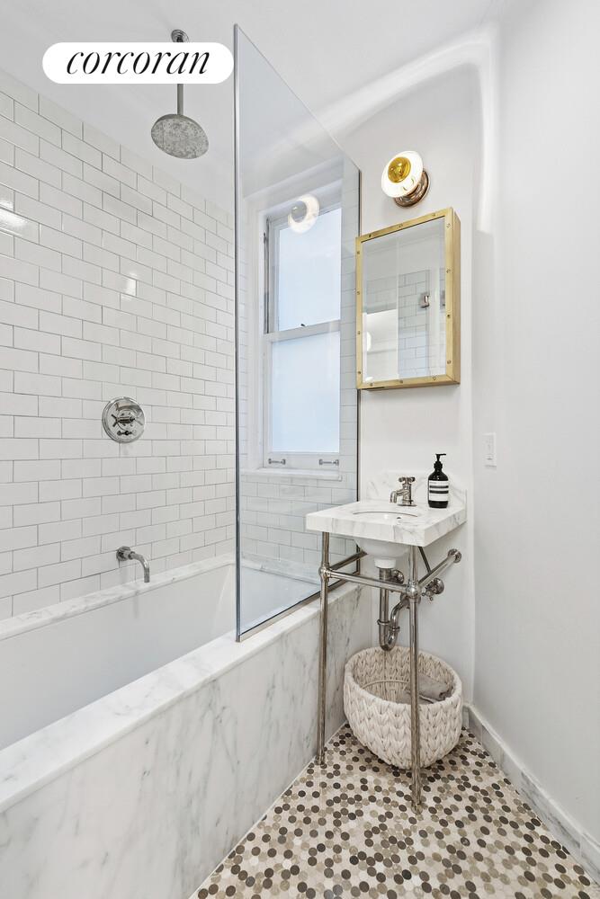 14 Sutton Place South, Unit 7C Manhattan, NY 10022 - Photo 10 of 13