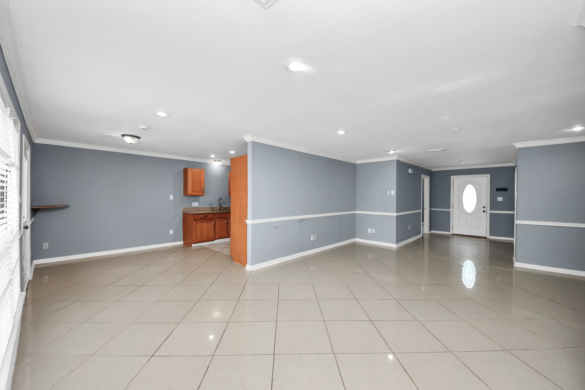 5920 Conley Street Houston, TX 77021 - Photo 24 of 38 a view of an empty room with a window