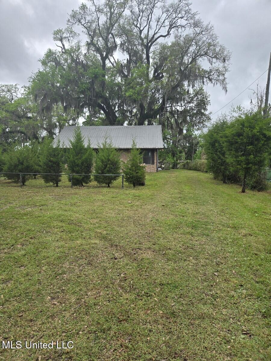 10477 Shorecrest Road Biloxi, MS 39532 - Photo 17 of 19 Front yard v2