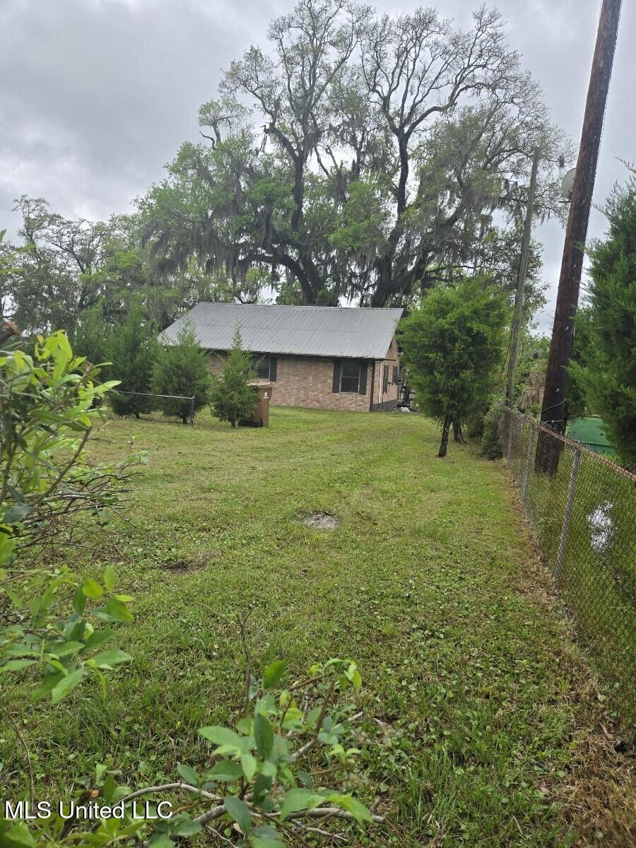 10477 Shorecrest Road Biloxi, MS 39532 - Photo 18 of 19 Front yard v3