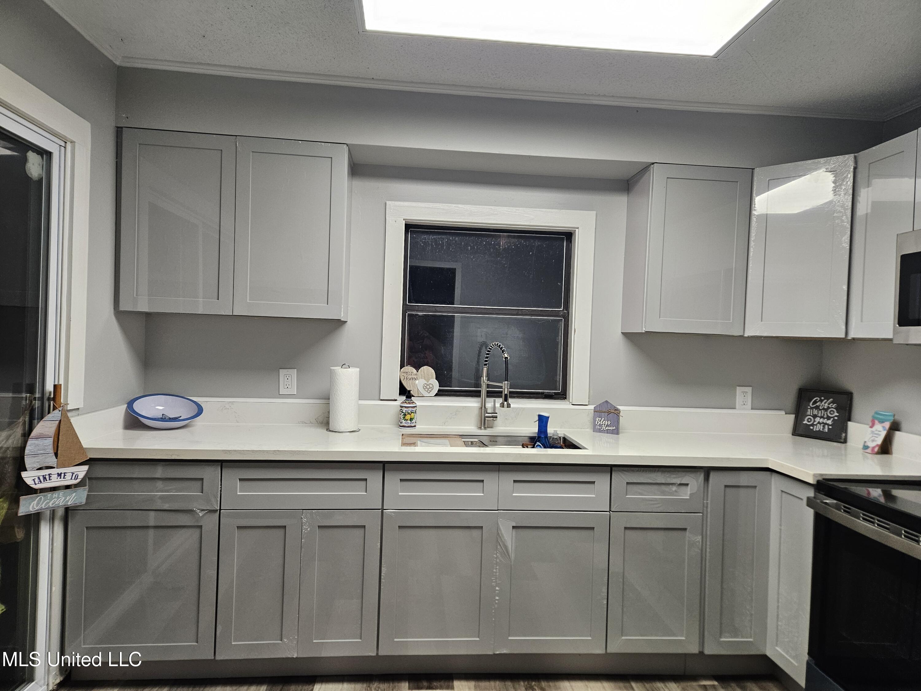 10477 Shorecrest Road Biloxi, MS 39532 - Photo 3 of 19 Kitchen v3